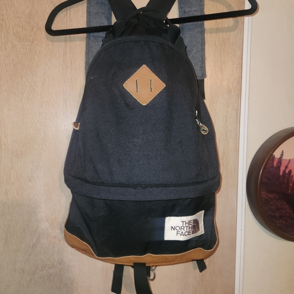 The North Face leather bottom backpack - Picture 2 of 7